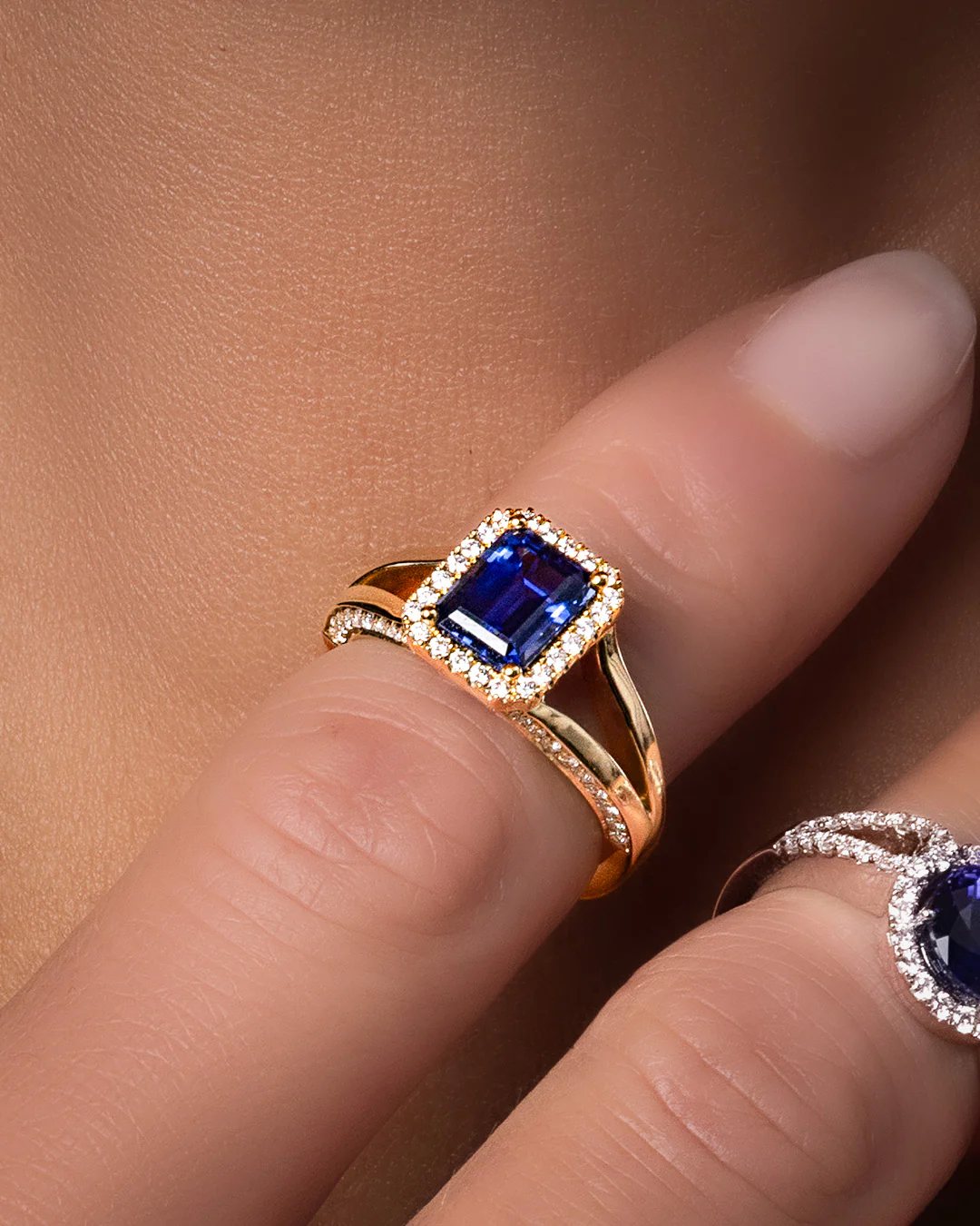 Blue Sapphire Ring - Image 4